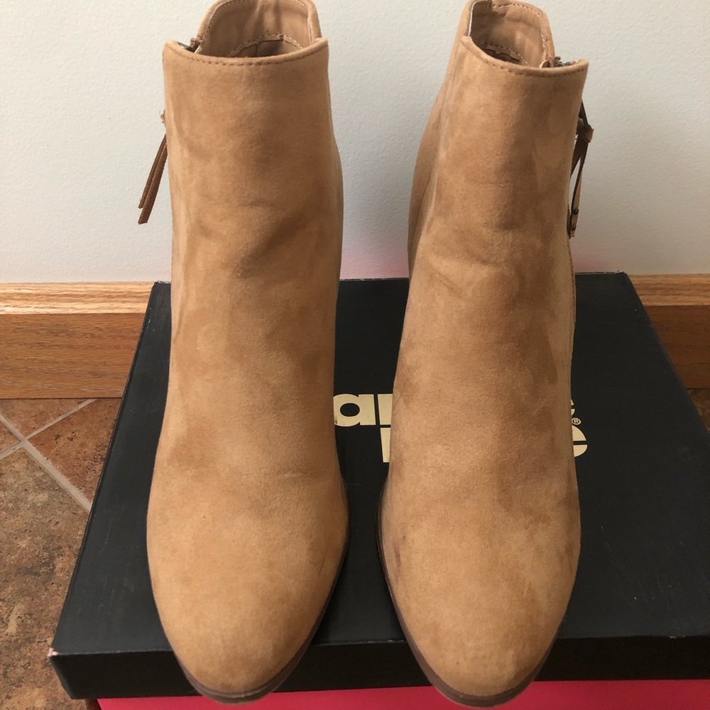 TAN BOOTIES - Picture 2 of 8